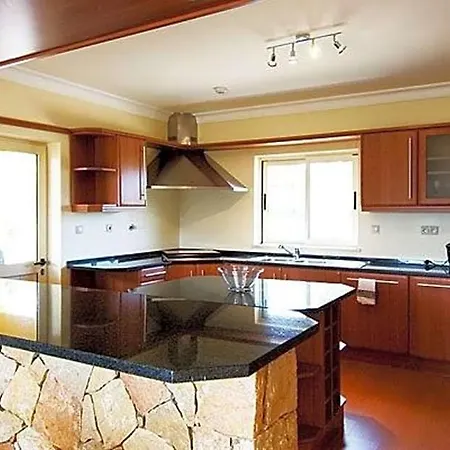 Carvoeiro Sleeps 4 Pool Air Con Wifi *