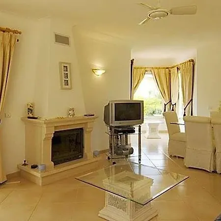 Carvoeiro Sleeps 4 Pool Air Con Wifi