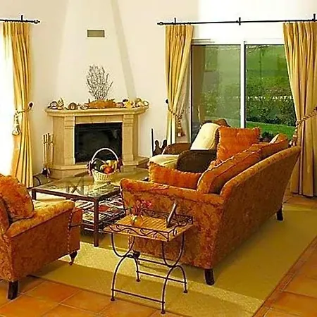 Carvoeiro Sleeps 4 Pool Air Con Wifi Villa *